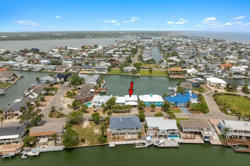 33 Blue Heron Drive Rockport, TX 78382