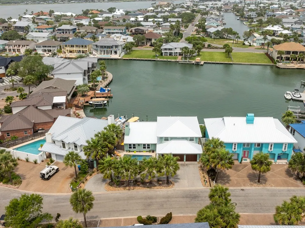 33 Blue Heron Drive Rockport, TX 78382