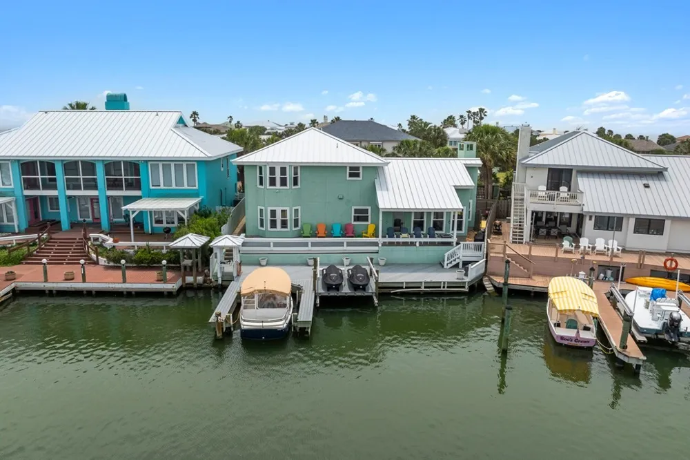 33 Blue Heron Drive Rockport, TX 78382