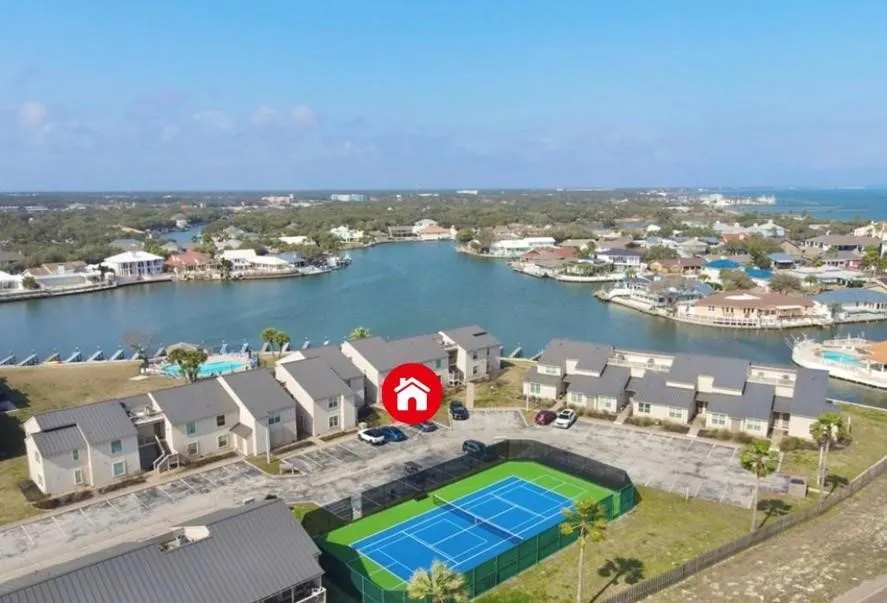 2506 Bayhouse Drive #2506 Rockport, TX 78382