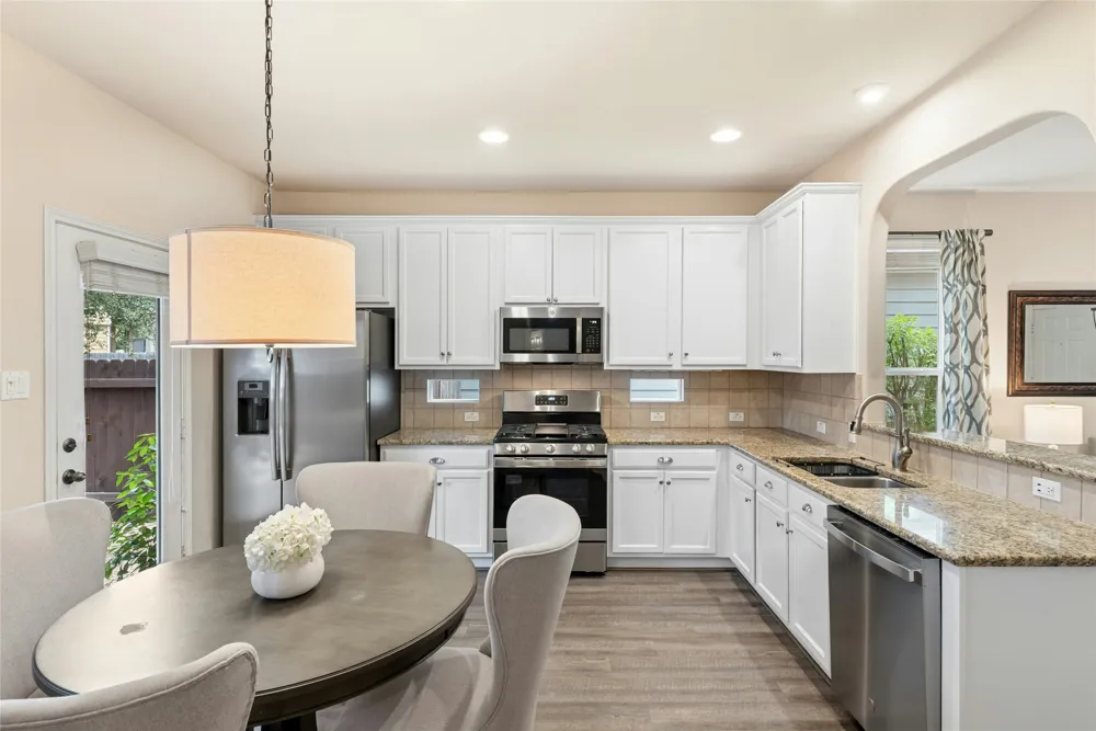 1704 Comfort Lane Austin, TX 78748
