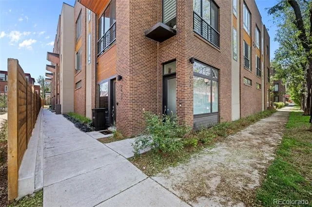 2438 Washington Street Denver, CO 80205