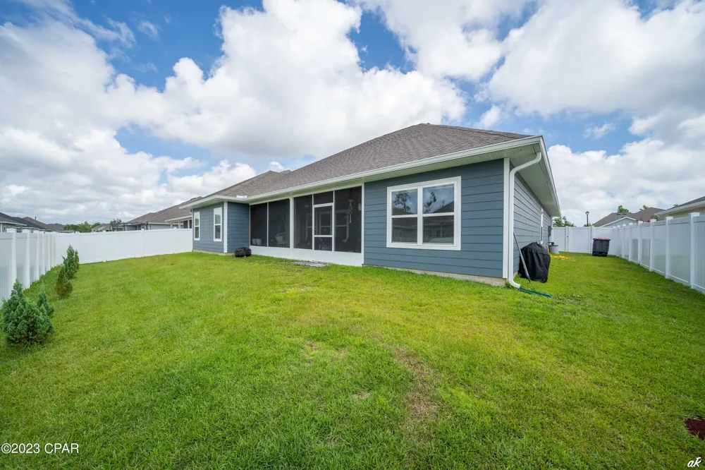 145 Martingale Lp Lynn Haven, FL 32444