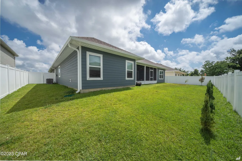 145 Martingale Lp Lynn Haven, FL 32444
