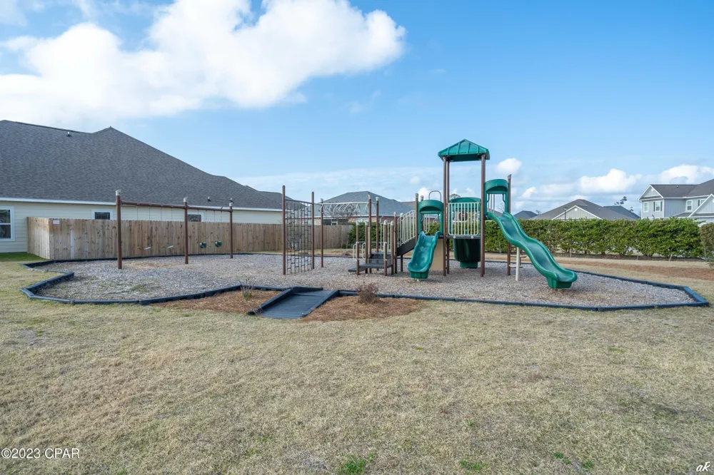 145 Martingale Lp Lynn Haven, FL 32444