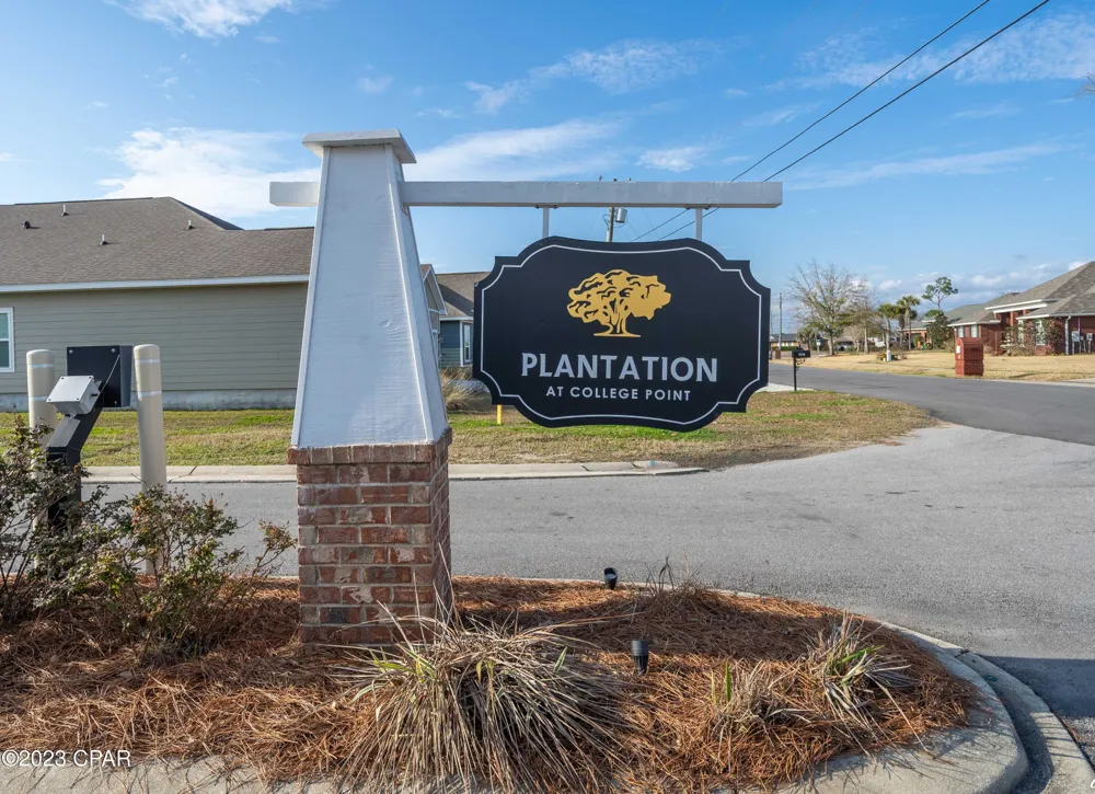 145 Martingale Lp Lynn Haven, FL 32444