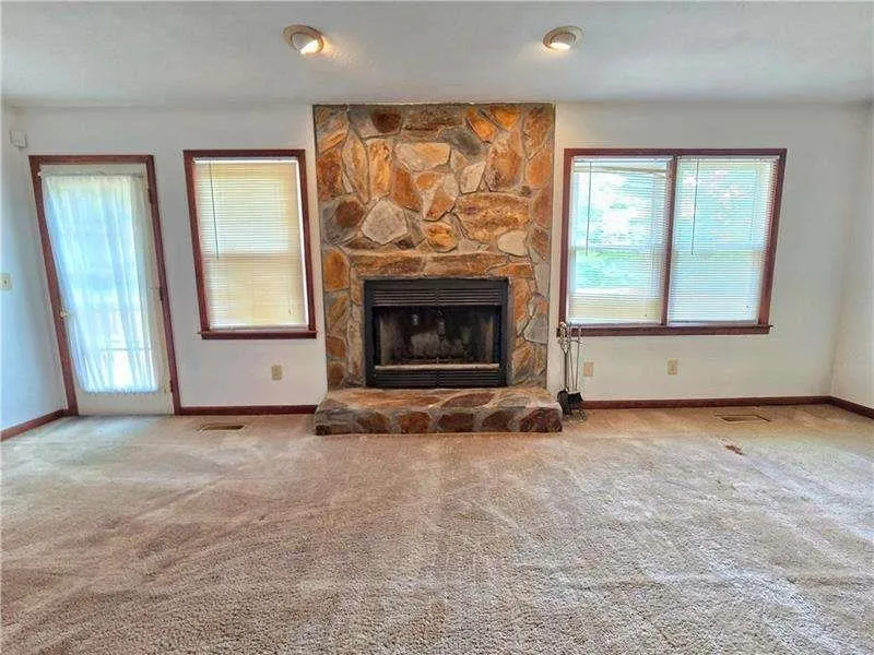 120 ASPEN LAKE DRIVE Newnan, GA 30263