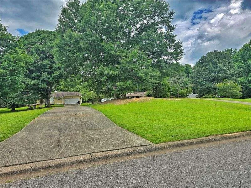 120 ASPEN LAKE DRIVE Newnan, GA 30263