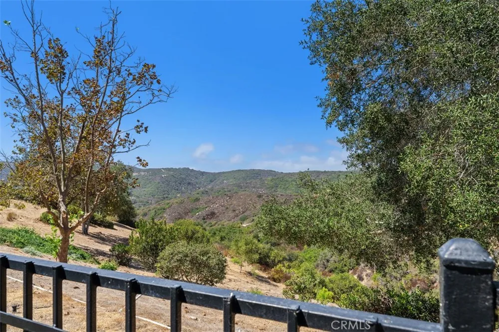 65 Vellisimo Aliso Viejo, CA 92656