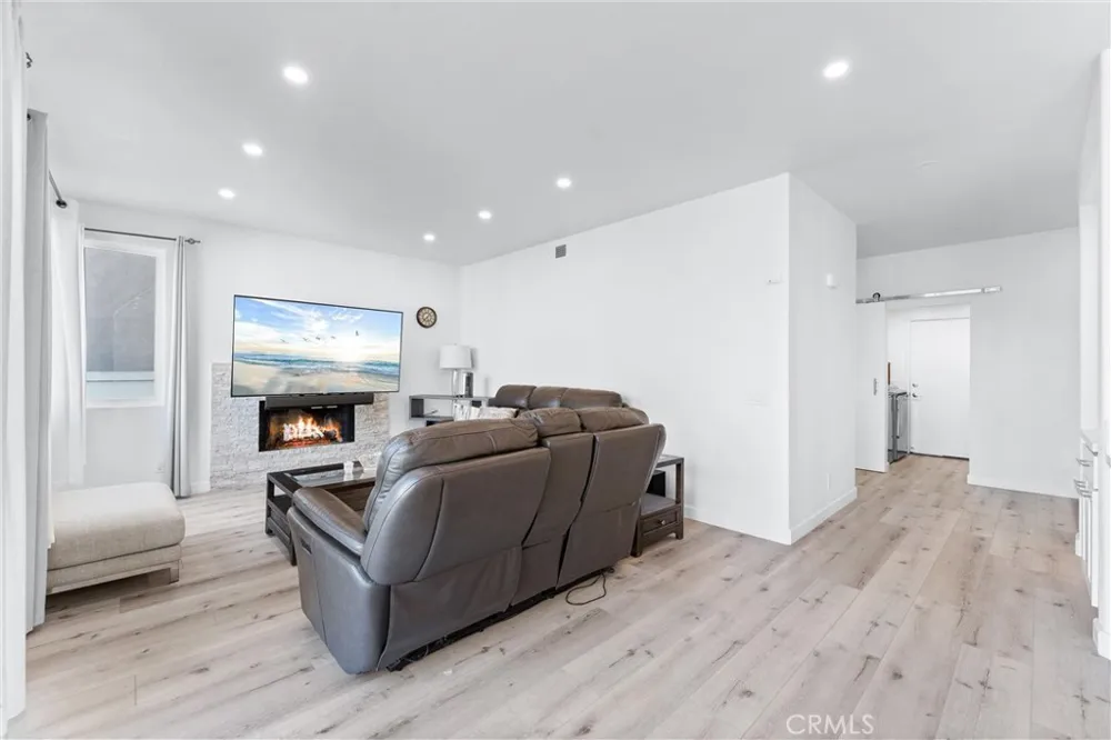 27088 Ironwood Drive Laguna Hills, CA 92653