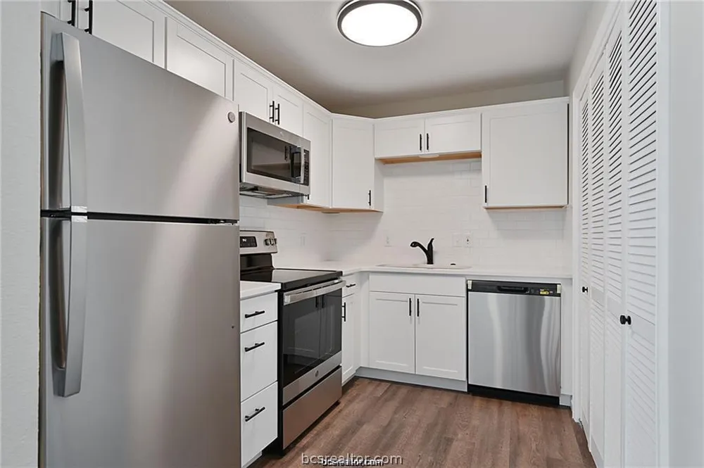 403 Manuel Drive #D College Station, TX 77840