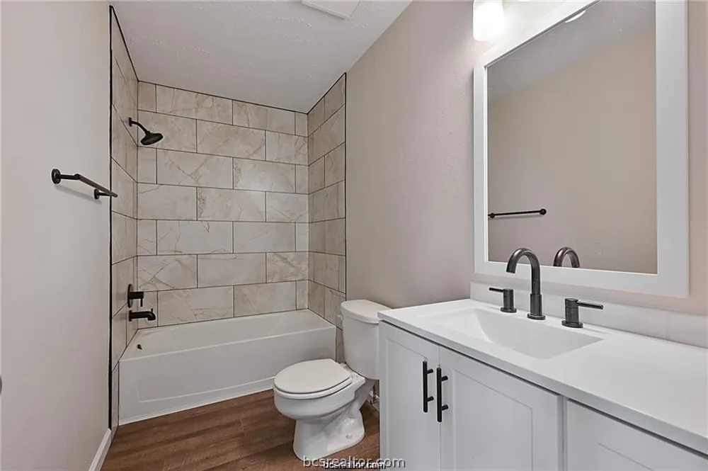 403 Manuel Drive #D College Station, TX 77840