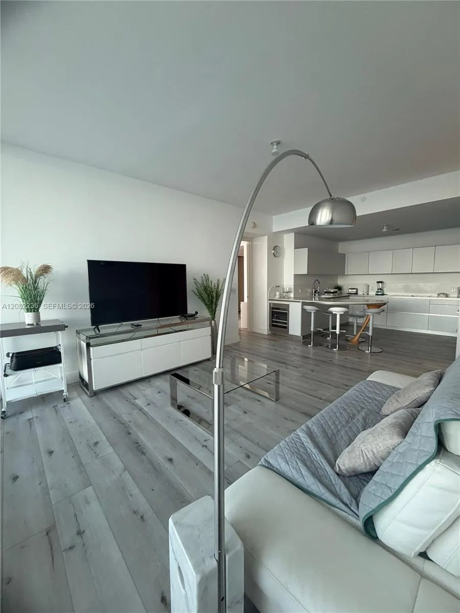 16901 Collins Ave #704 Sunny Isles Beach, FL 33160