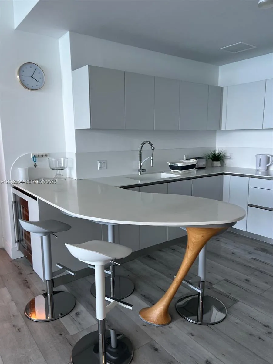 16901 Collins Ave #704 Sunny Isles Beach, FL 33160