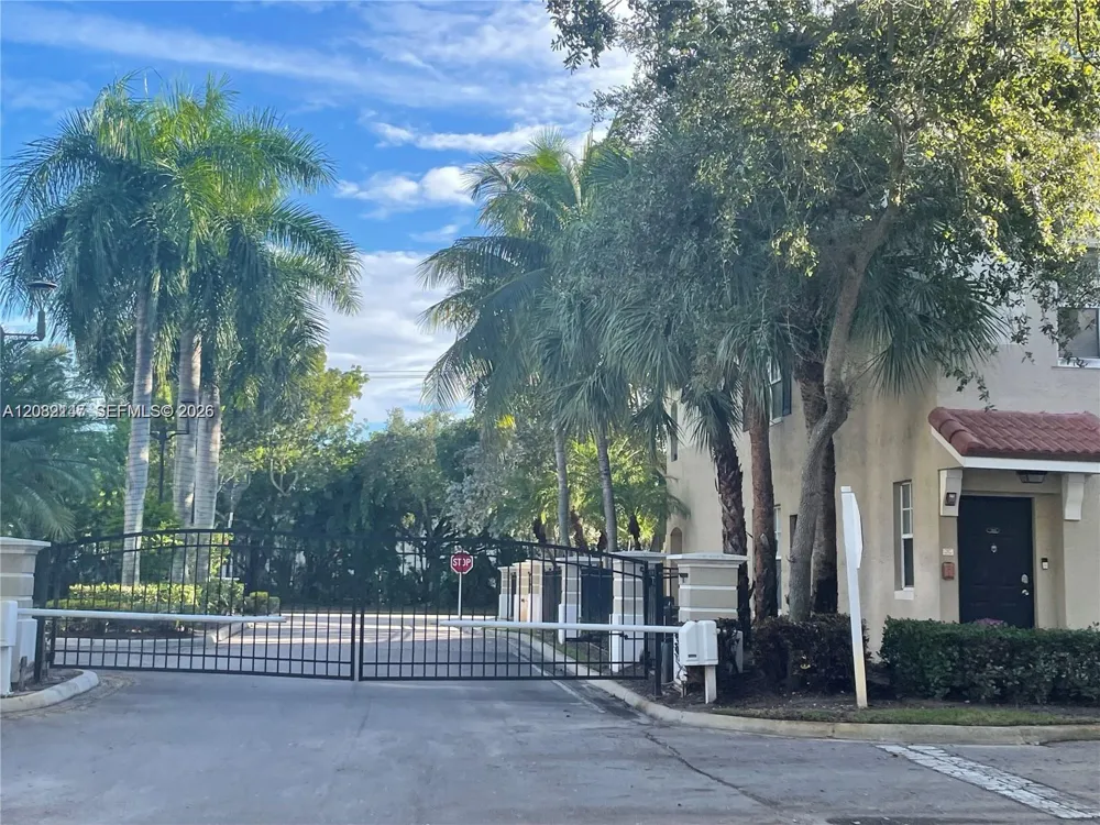 6020 W Sample Rd #308 Coral Springs, FL 33067