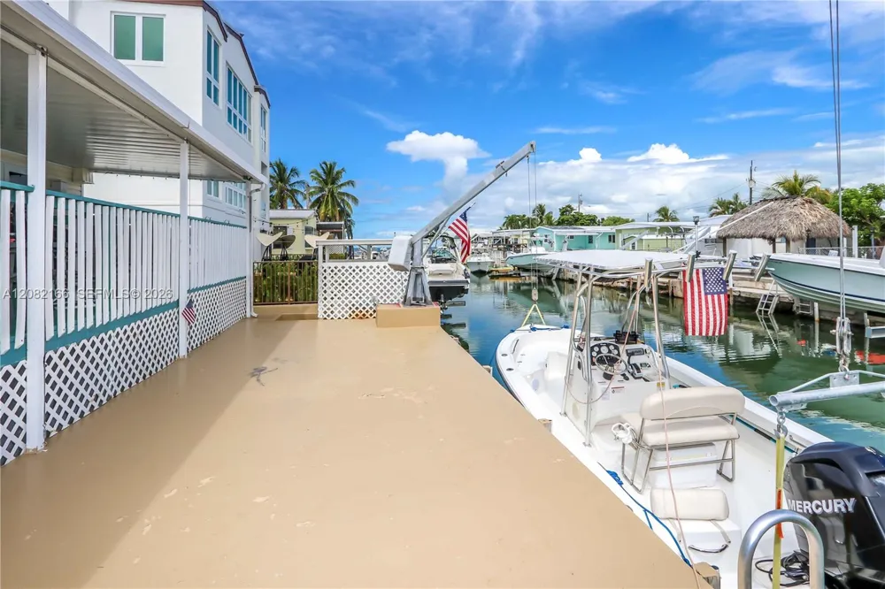 108 Valjean Ln Tavernier, FL 33070