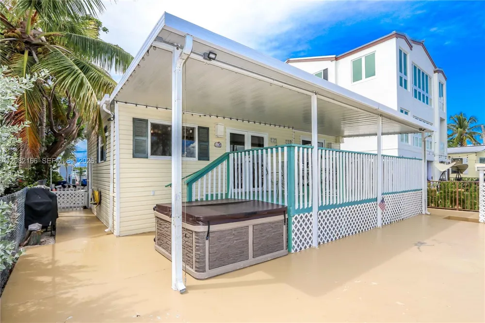 108 Valjean Ln Tavernier, FL 33070