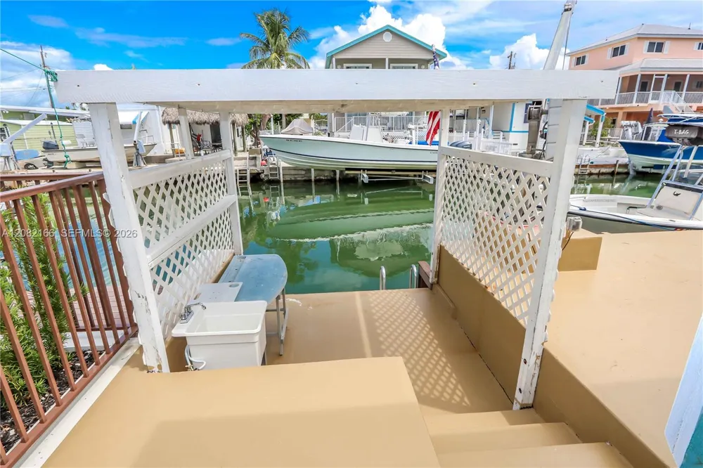 108 Valjean Ln Tavernier, FL 33070