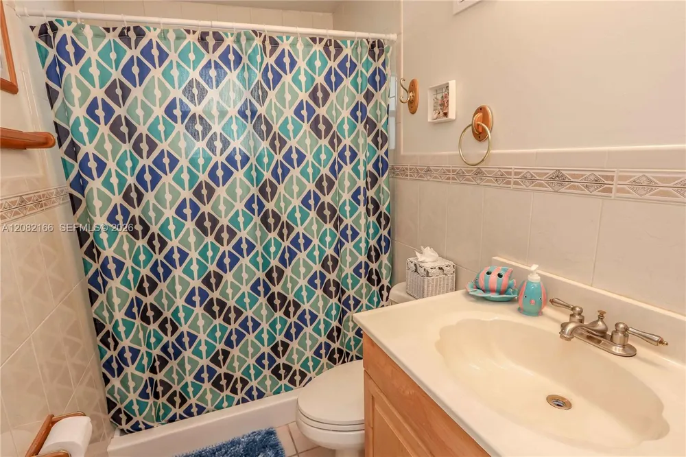 108 Valjean Ln Tavernier, FL 33070