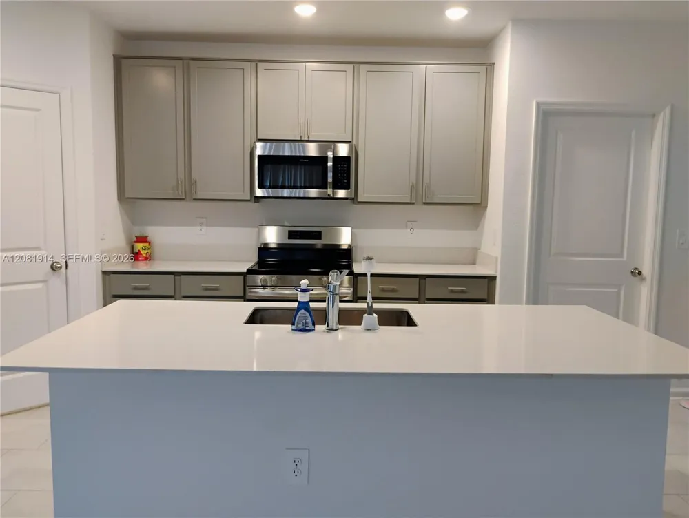890 Timberland Drive Lakeland, FL 33839