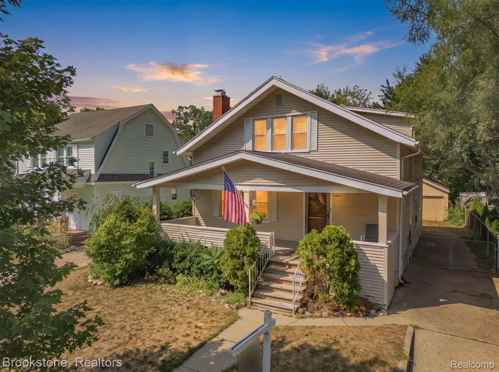 511 Woodcrest Drive Royal Oak City, MI 48067