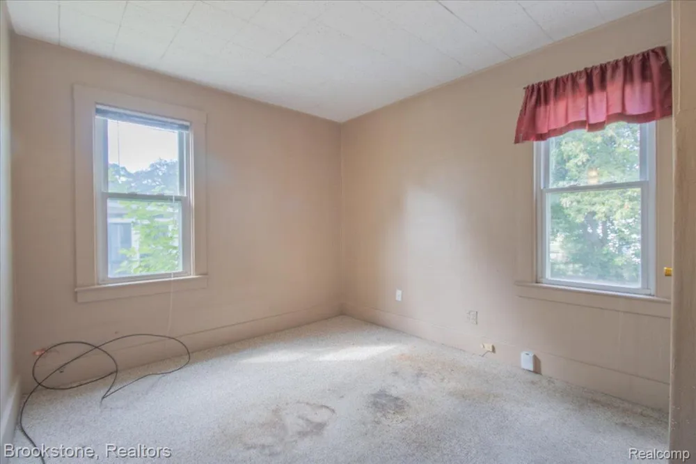 511 Woodcrest Drive Royal Oak City, MI 48067