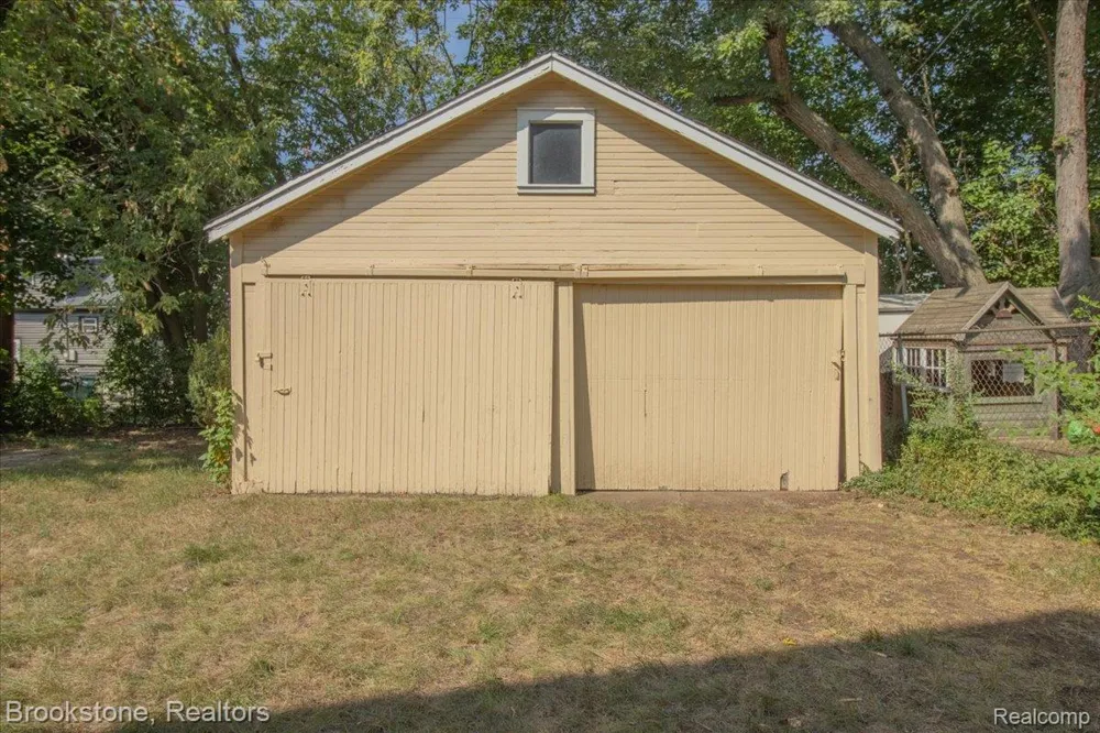 511 Woodcrest Drive Royal Oak City, MI 48067