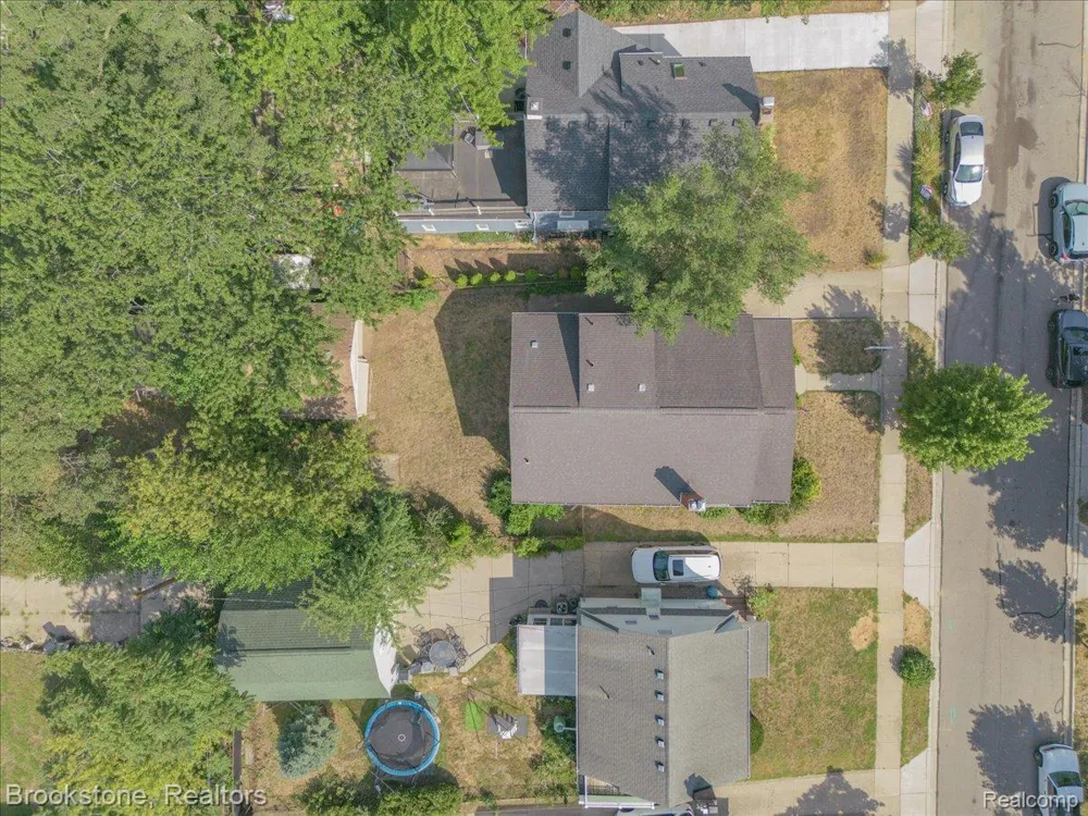 511 Woodcrest Drive Royal Oak City, MI 48067
