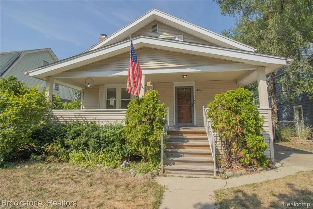 511 Woodcrest Drive Royal Oak City, MI 48067
