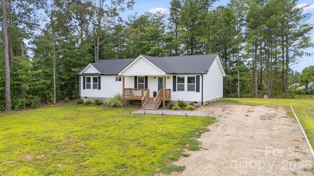 398 Point Hope Lane Hendersonville, NC 28792