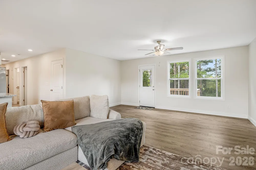 398 Point Hope Lane Hendersonville, NC 28792