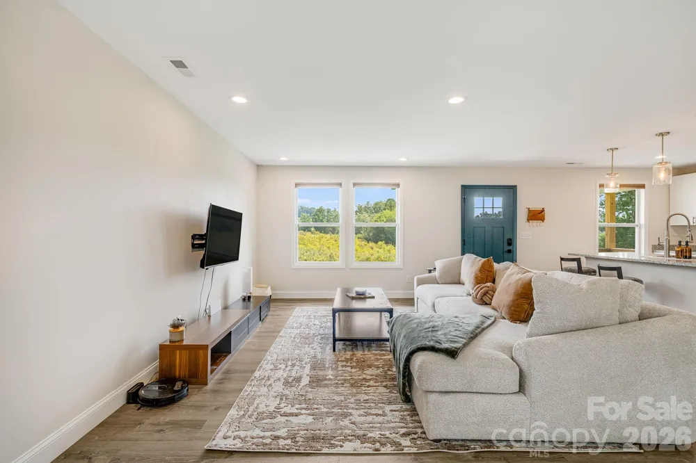 398 Point Hope Lane Hendersonville, NC 28792