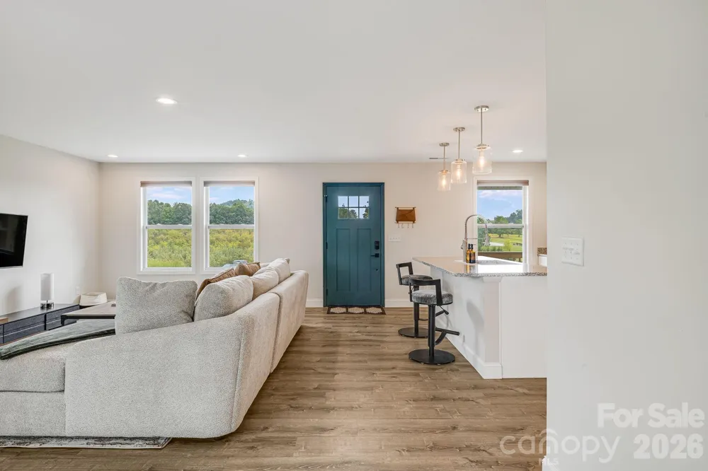 398 Point Hope Lane Hendersonville, NC 28792
