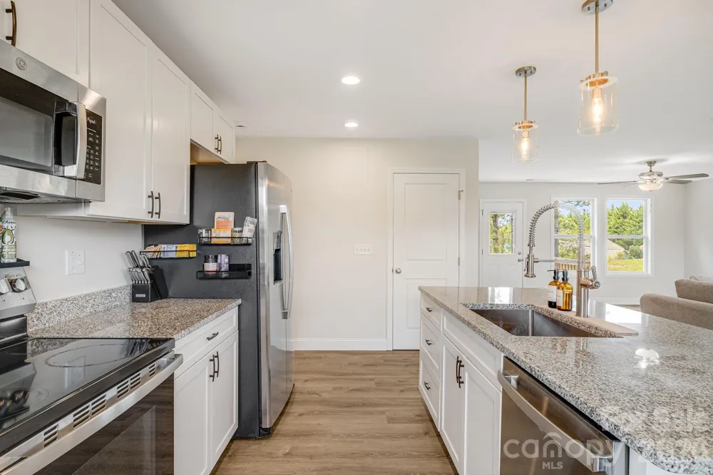 398 Point Hope Lane Hendersonville, NC 28792