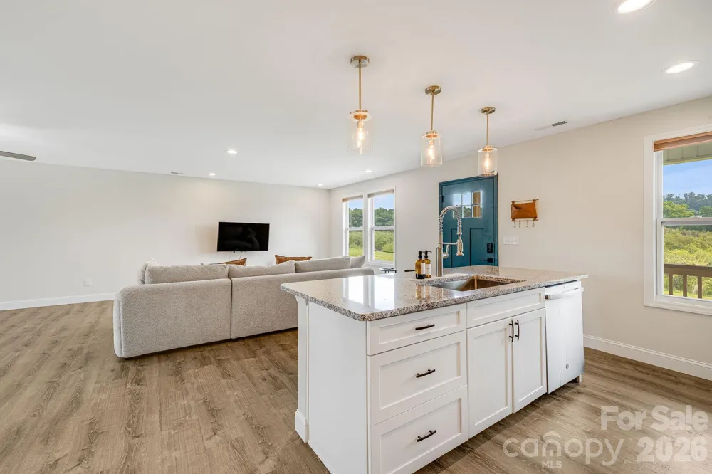 398 Point Hope Lane Hendersonville, NC 28792