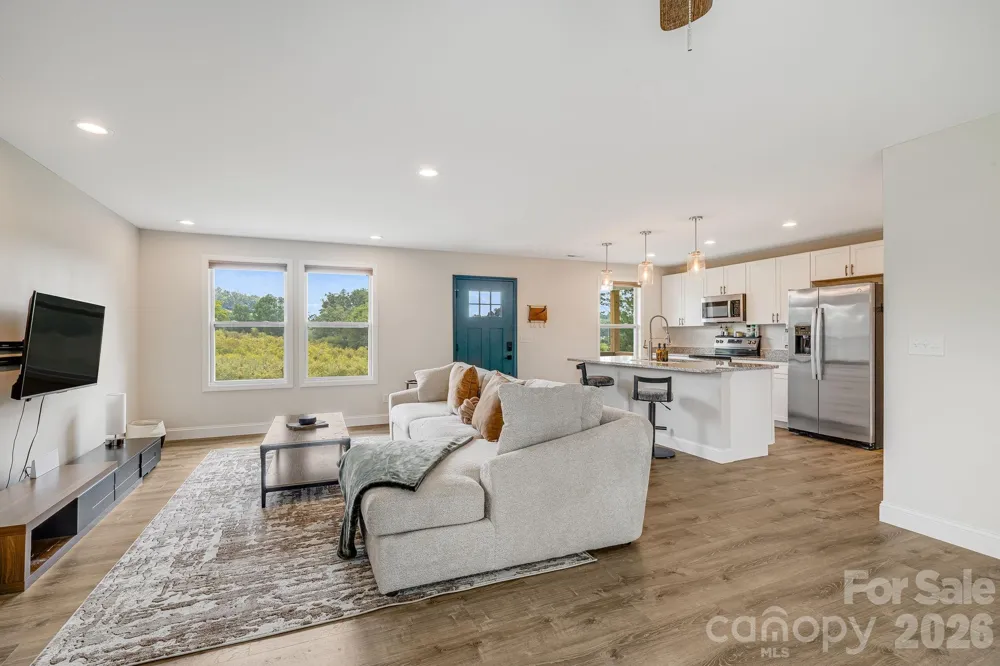 398 Point Hope Lane Hendersonville, NC 28792