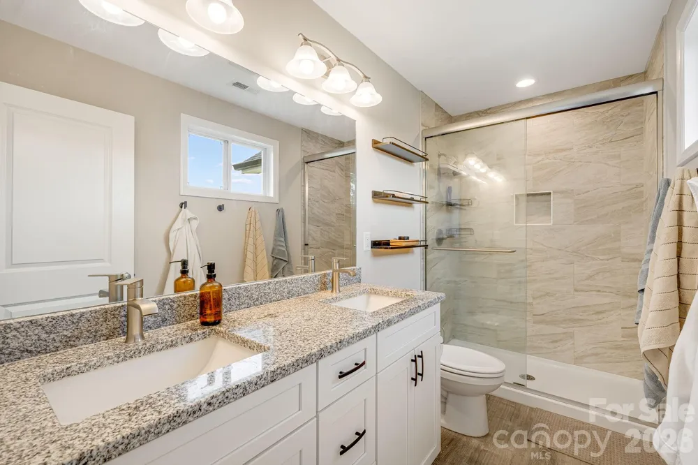 398 Point Hope Lane Hendersonville, NC 28792