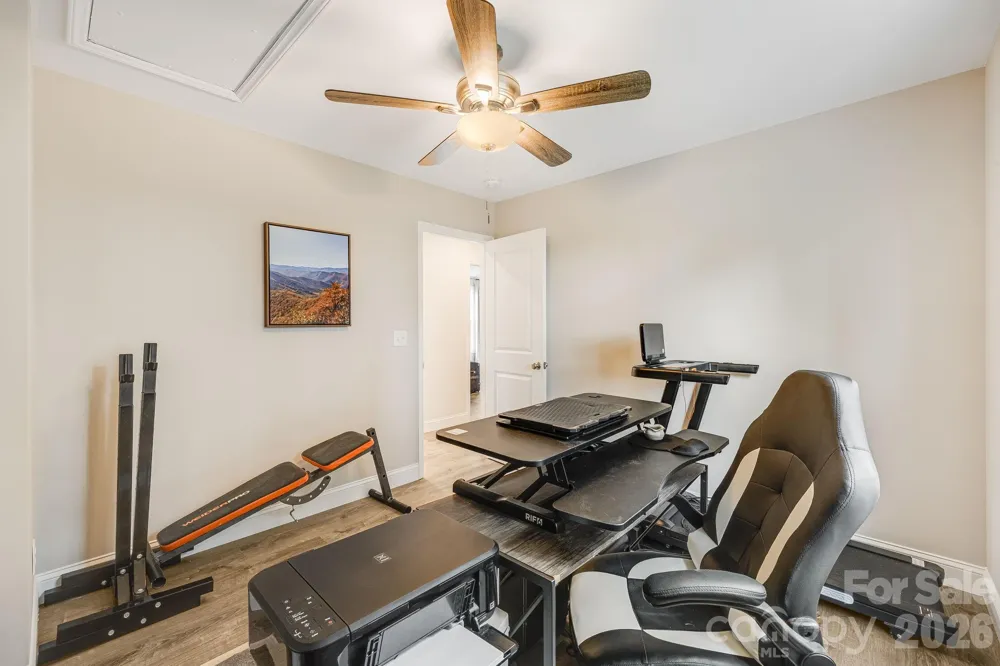398 Point Hope Lane Hendersonville, NC 28792