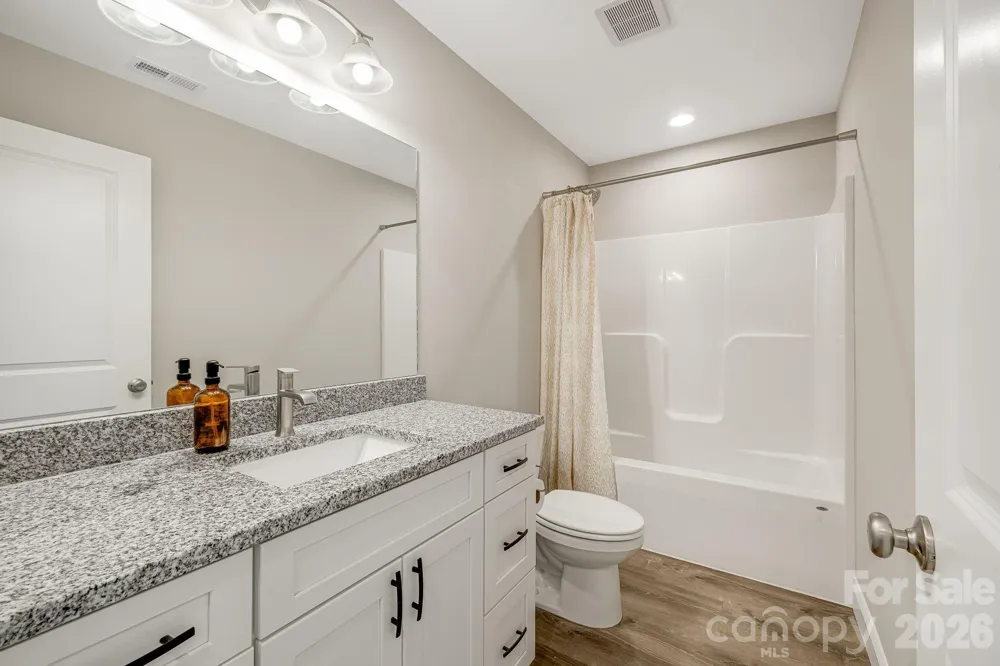 398 Point Hope Lane Hendersonville, NC 28792