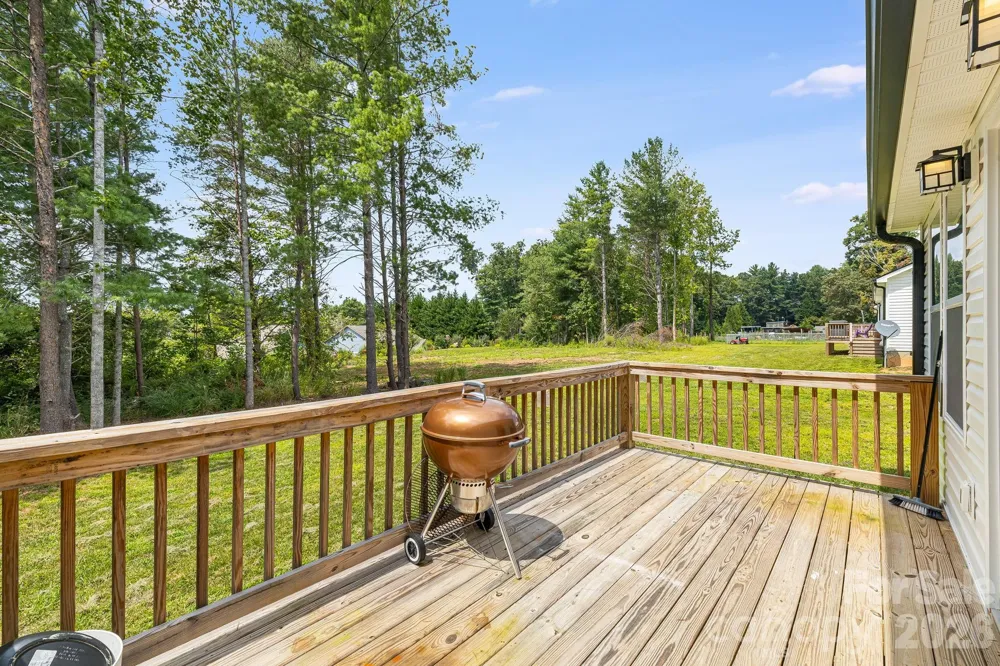 398 Point Hope Lane Hendersonville, NC 28792