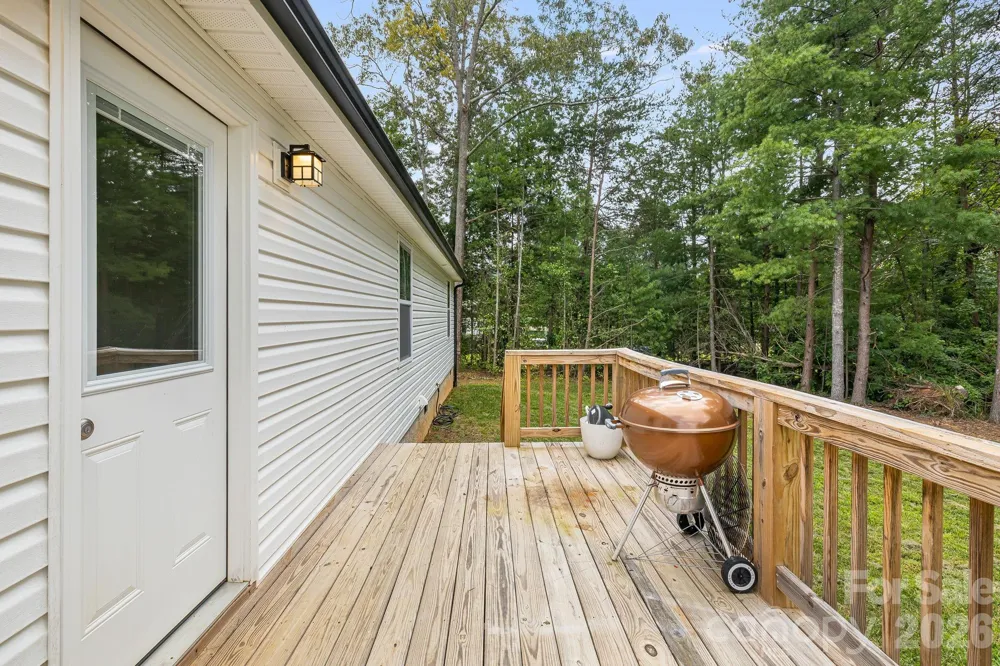 398 Point Hope Lane Hendersonville, NC 28792