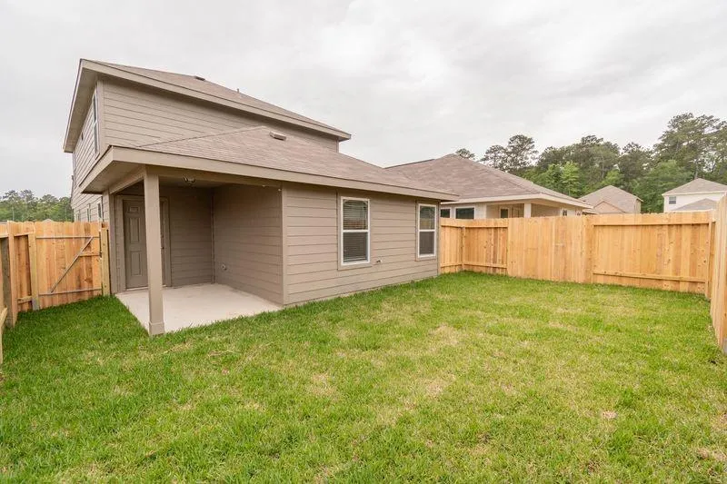 520 Meadow Park Lane Willis, TX 77378