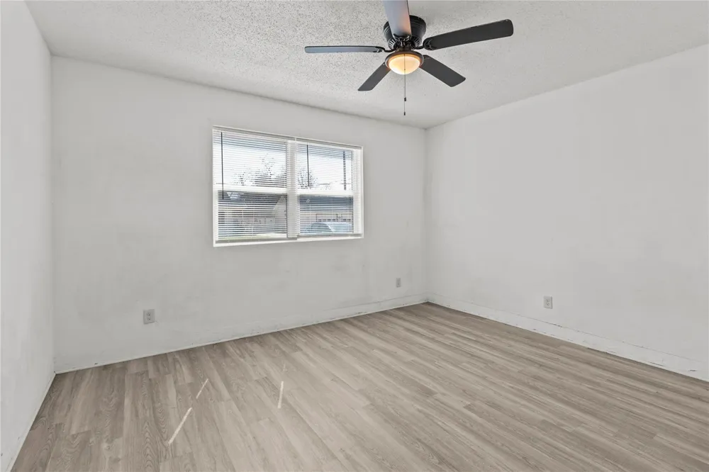 317 E B STREET La Porte, TX 77571