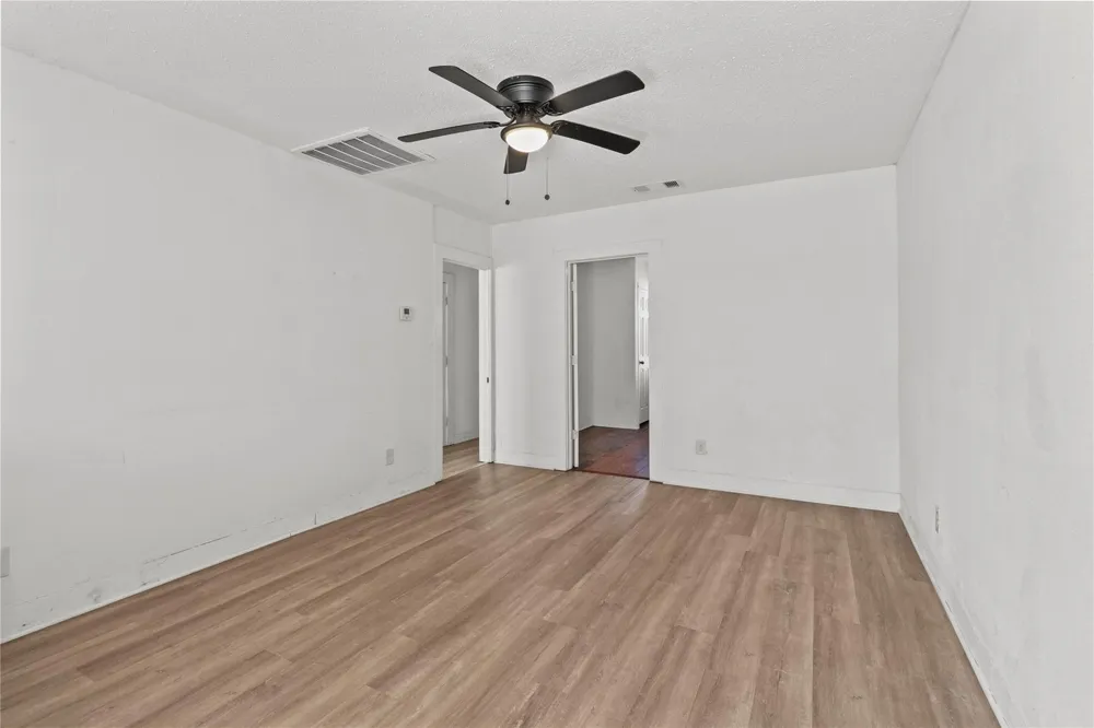 317 E B STREET La Porte, TX 77571
