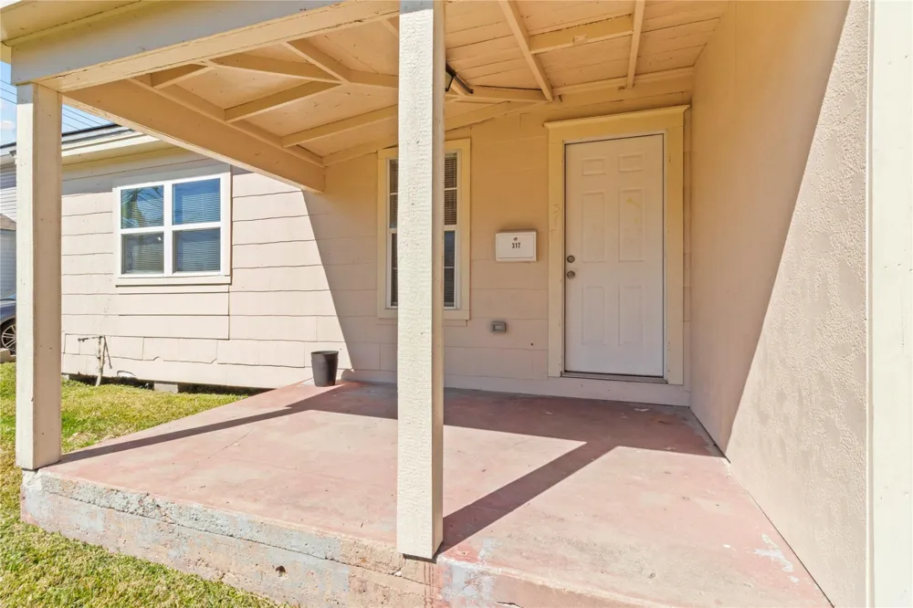 317 E B STREET La Porte, TX 77571