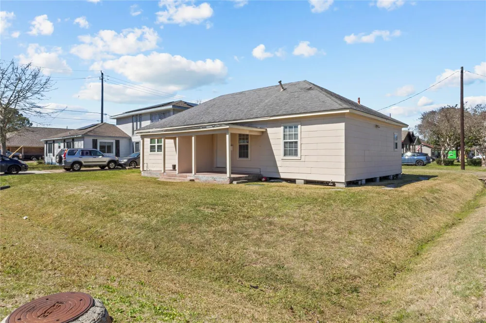317 E B STREET La Porte, TX 77571
