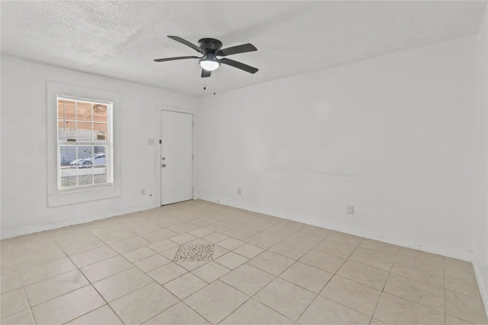 317 E B STREET La Porte, TX 77571
