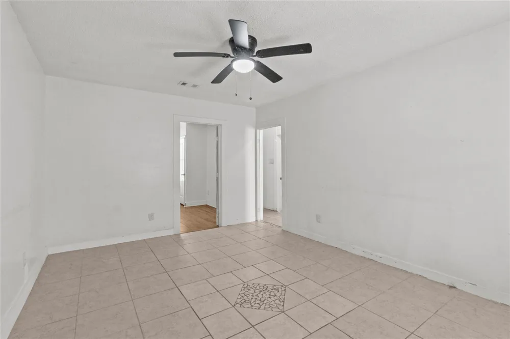 317 E B STREET La Porte, TX 77571