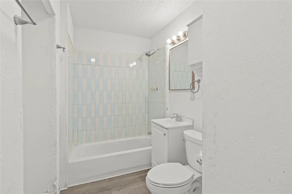 317 E B STREET La Porte, TX 77571