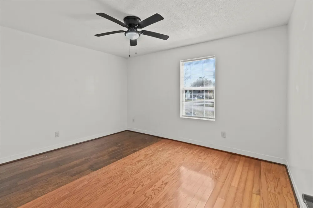 317 E B STREET La Porte, TX 77571